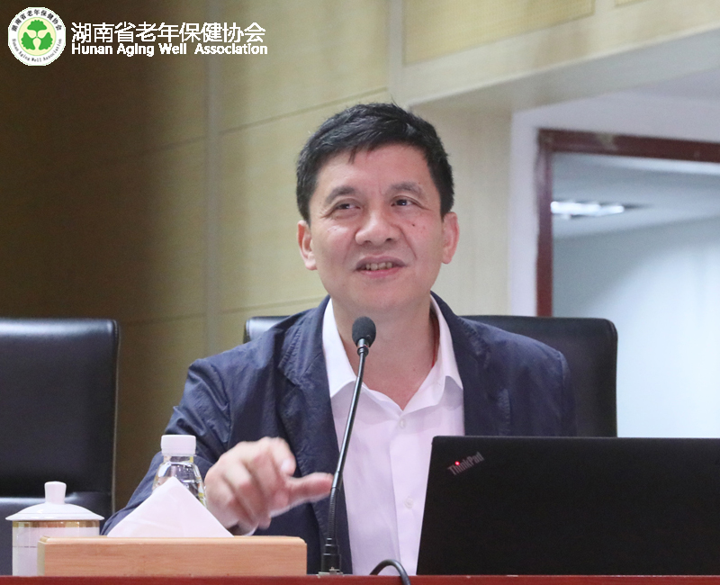 省直单位“美在金秋”身心健康大讲堂启动仪式 暨肺癌肺结节科普讲座在省老干部活动中心举行