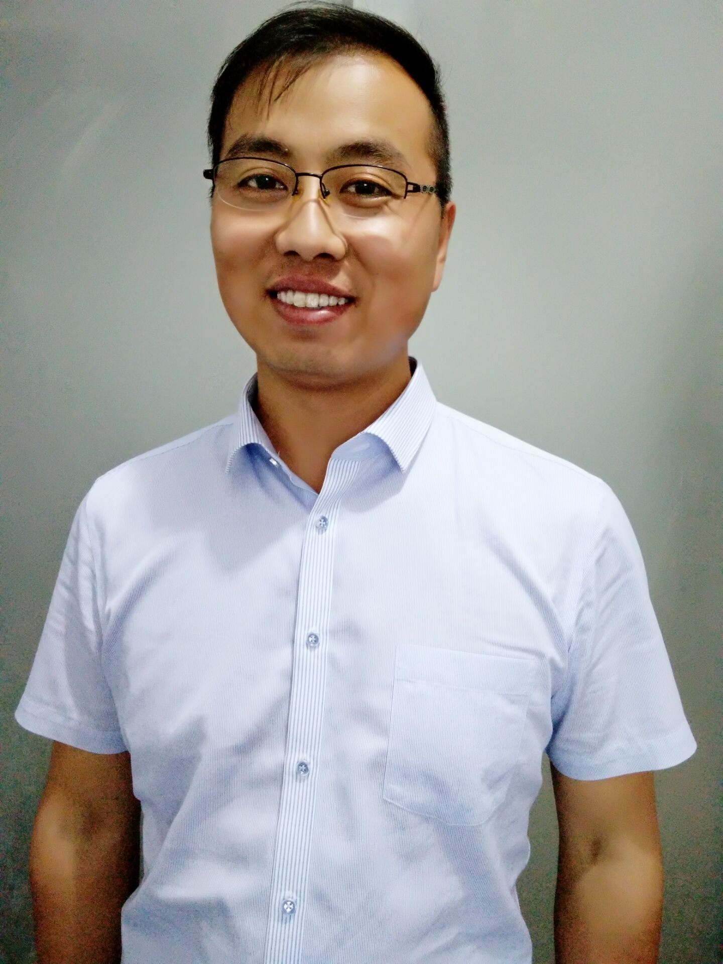 李钢战