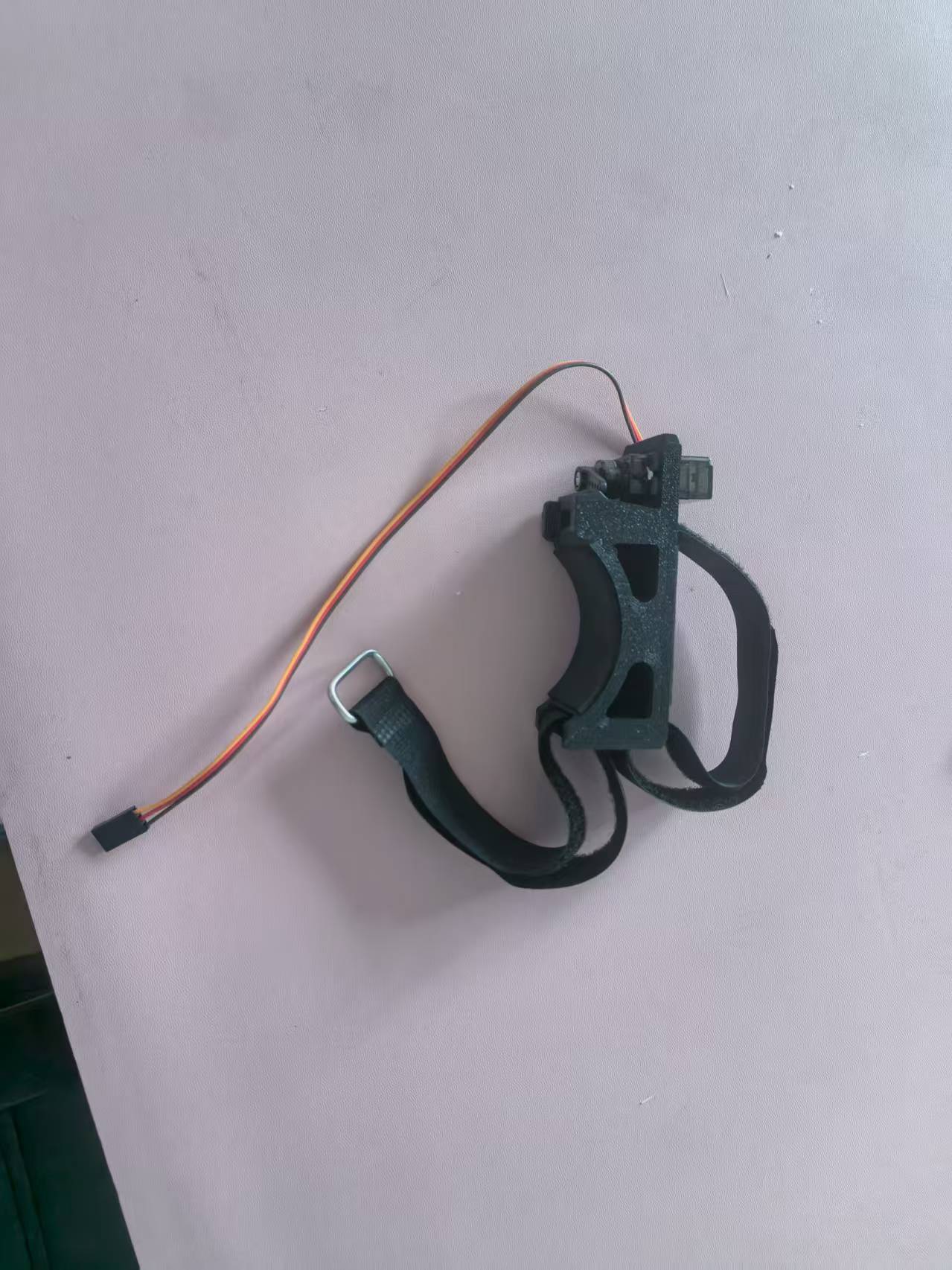 无人机穿梭机单抛投弹器