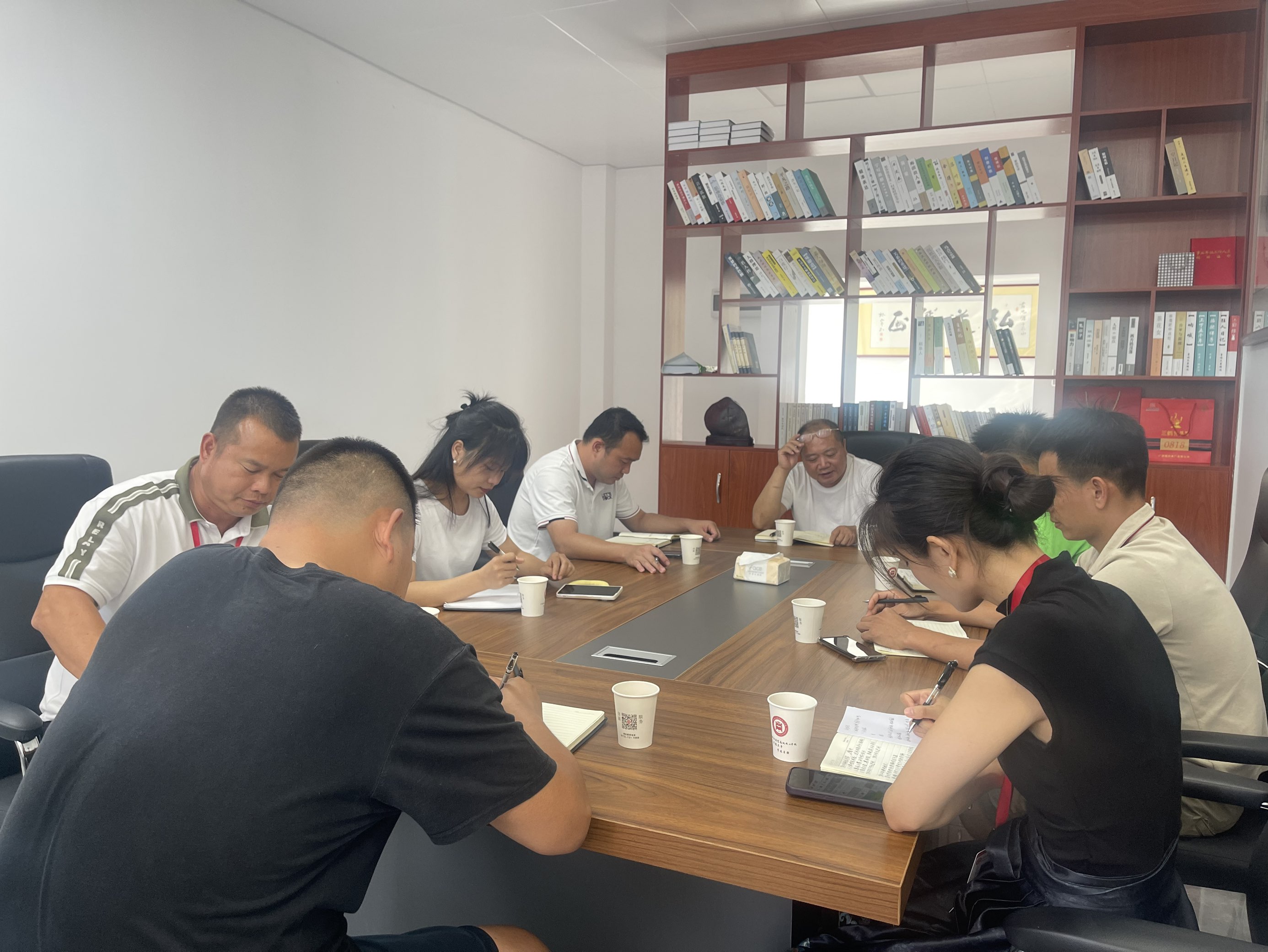 我校柳北校区召开安全工作会，布置国庆假期安全工作