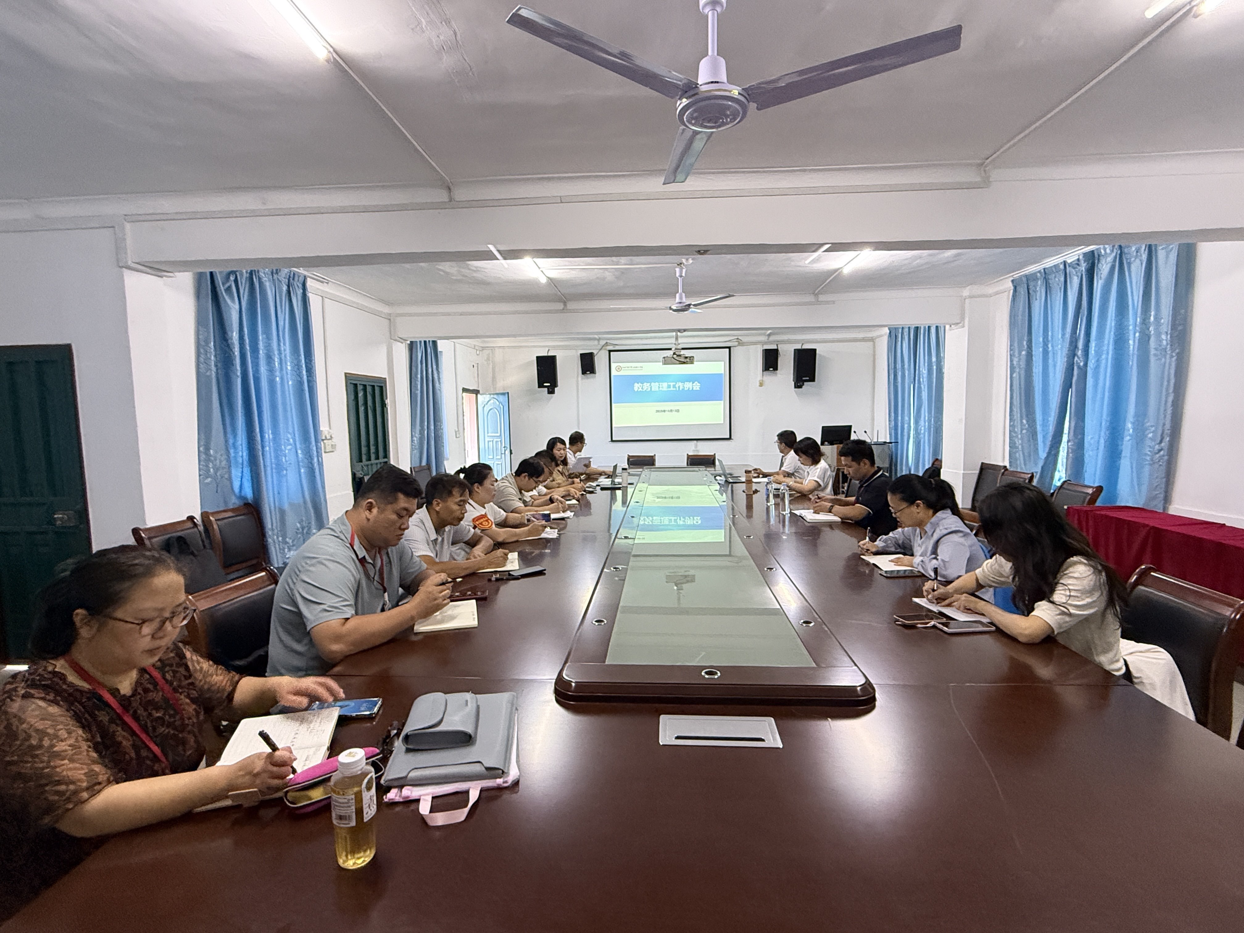 我校召开教务管理工作例会 聚焦提质增效与安全管理