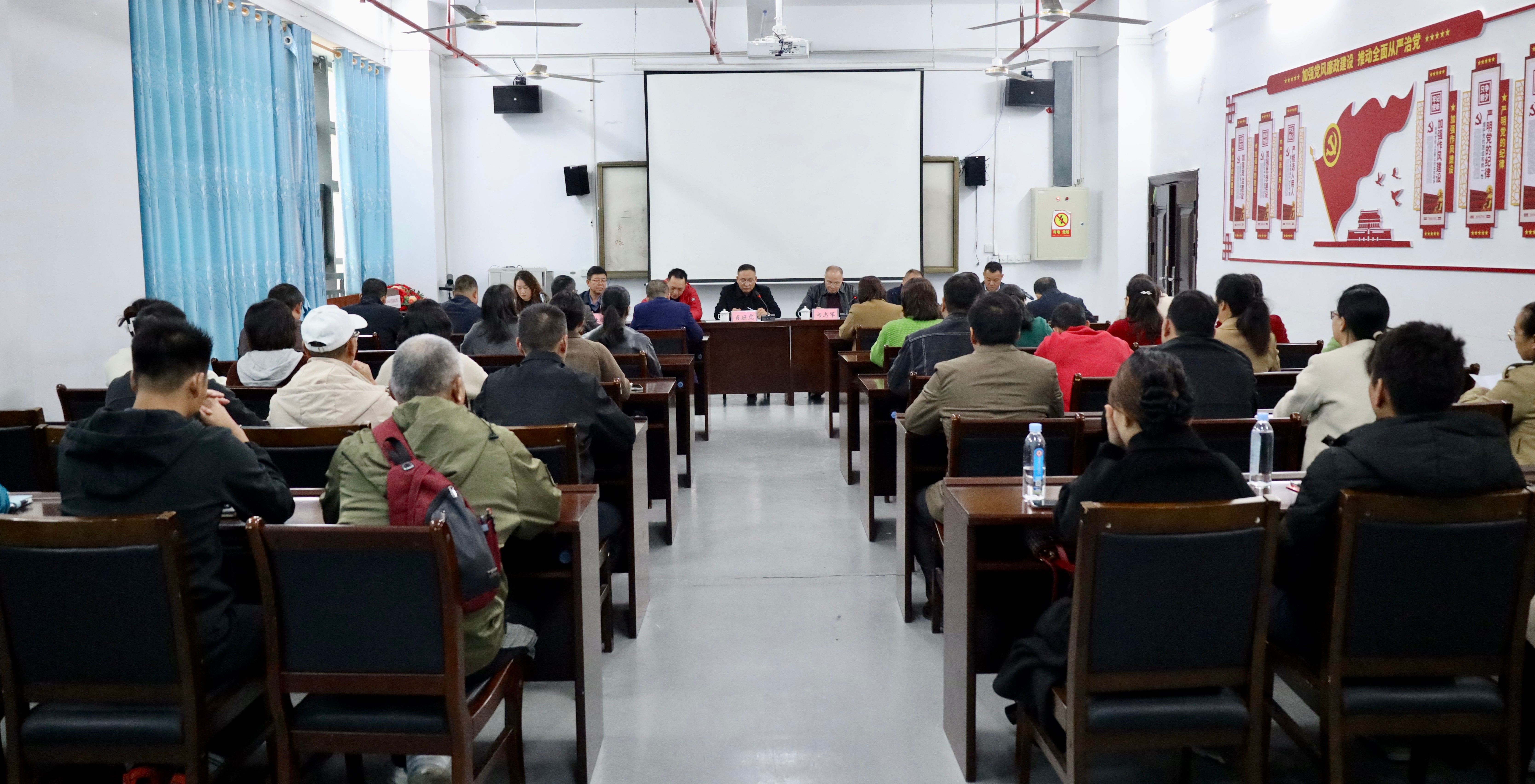 自治区供销社宣布我校人事任免决定 开启学校发展新篇章