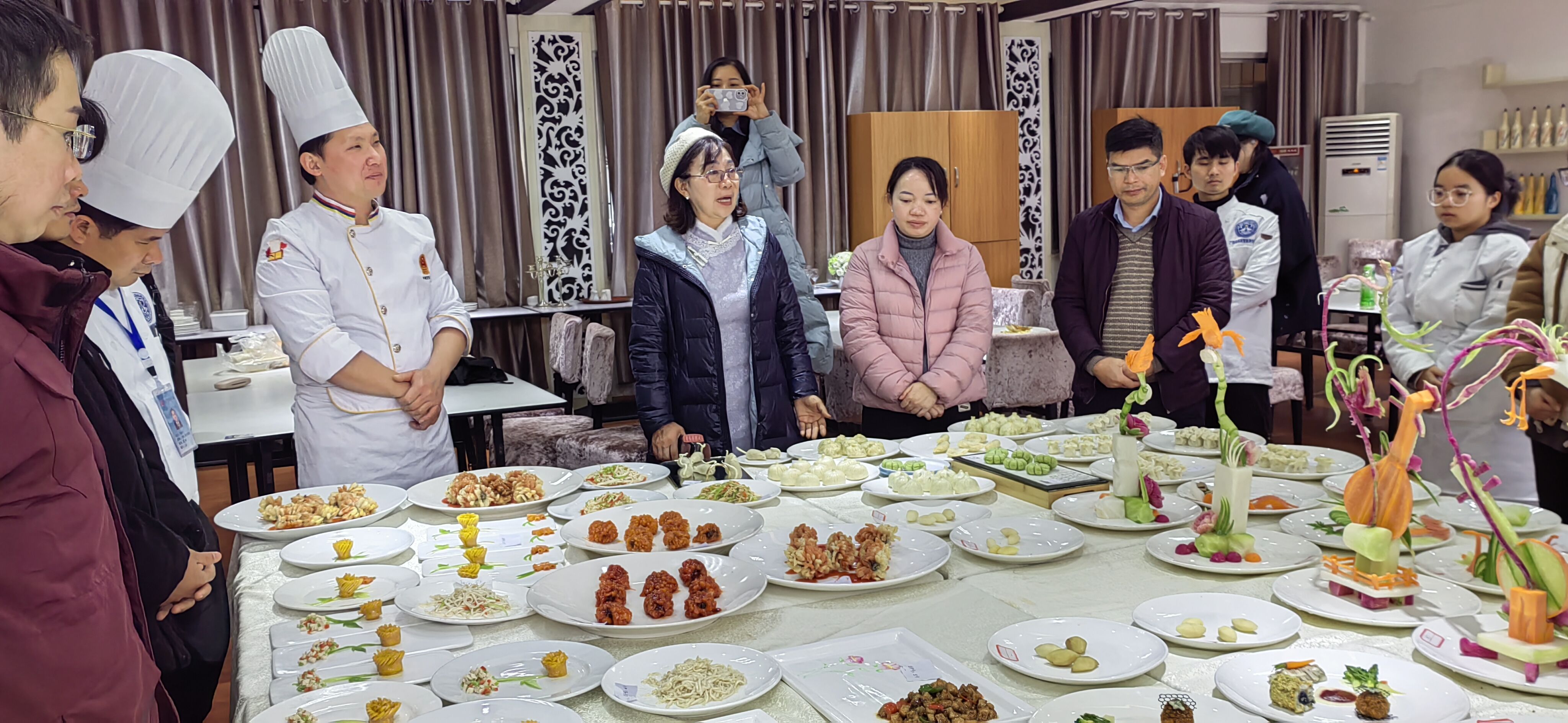 我校烹饪专业教师赴广西桂林商贸旅游技工学校交流学习