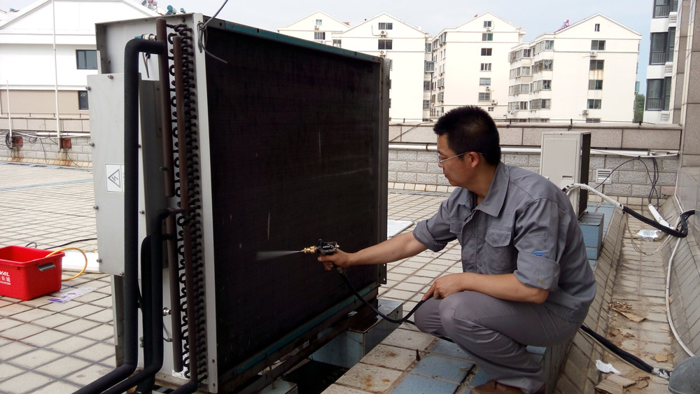 空调机组与风机盘管末端全托管