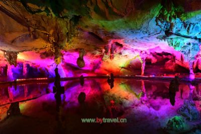 萤火虫水洞·地下大峡谷旅游区