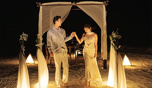 马尔代夫瑰宝岛夜间婚礼 | 烛光沙滩太梦幻了！