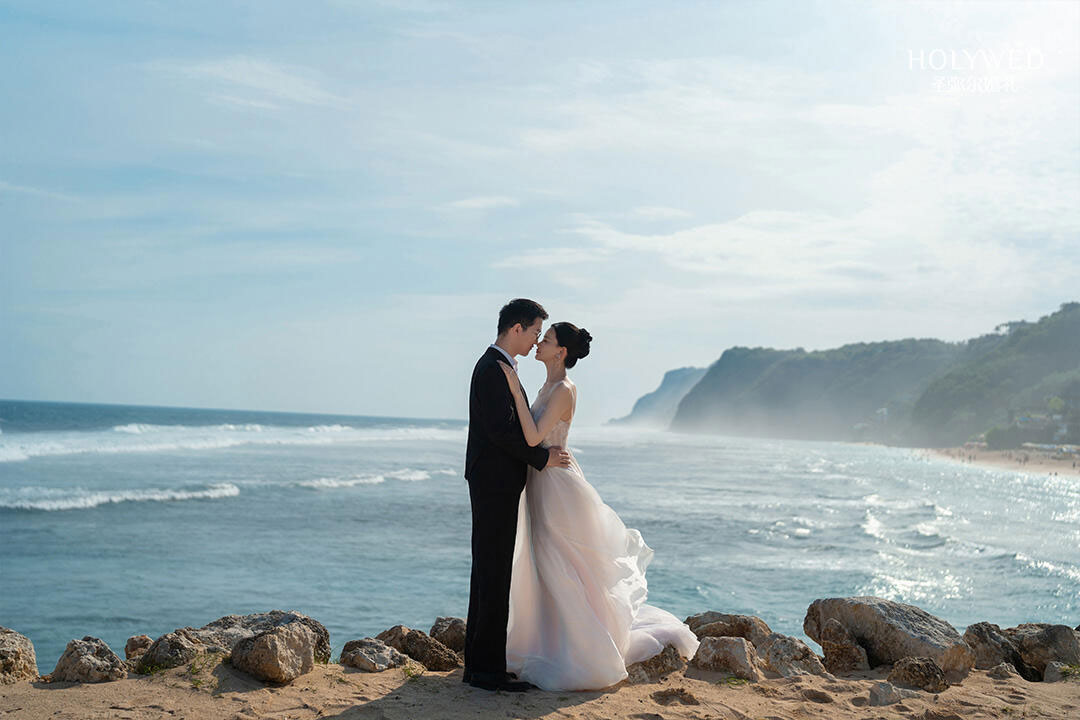 秦牛正威同款婚礼丨巴厘岛海之水台婚礼