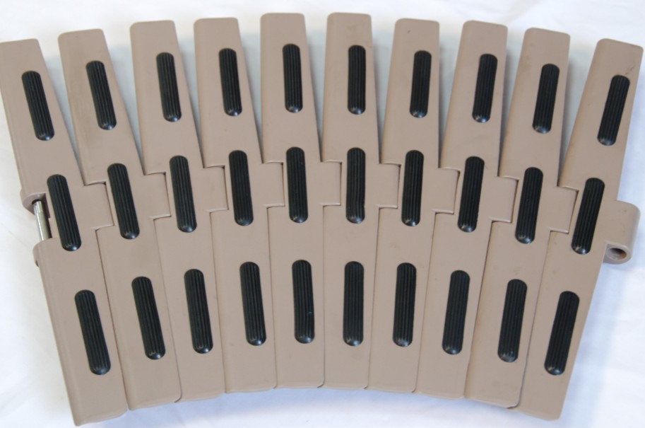 LF882TAB Plastic top chains with rubber inserts