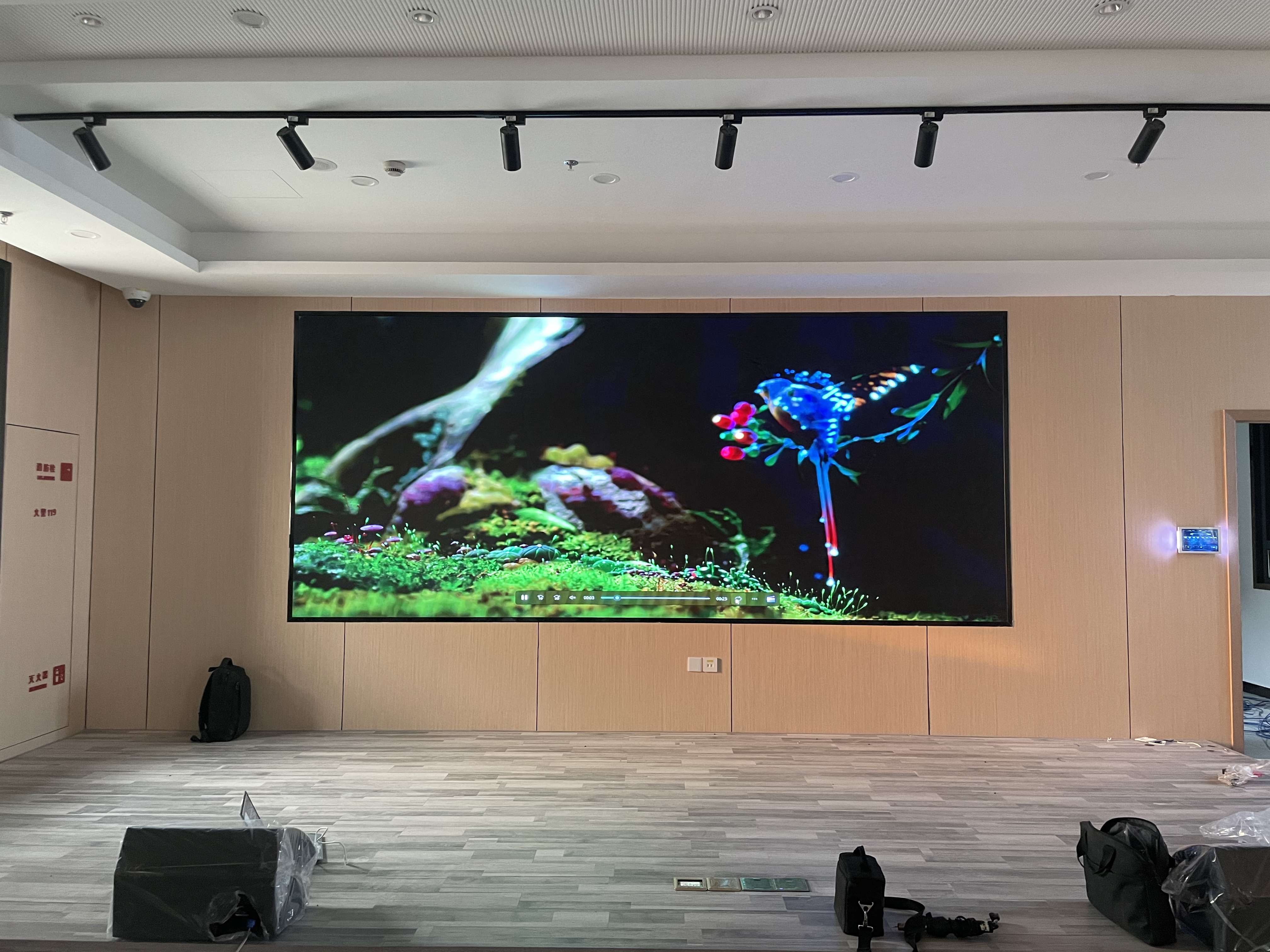 上海市宝山区淞滨路8号宝山行政服务中心