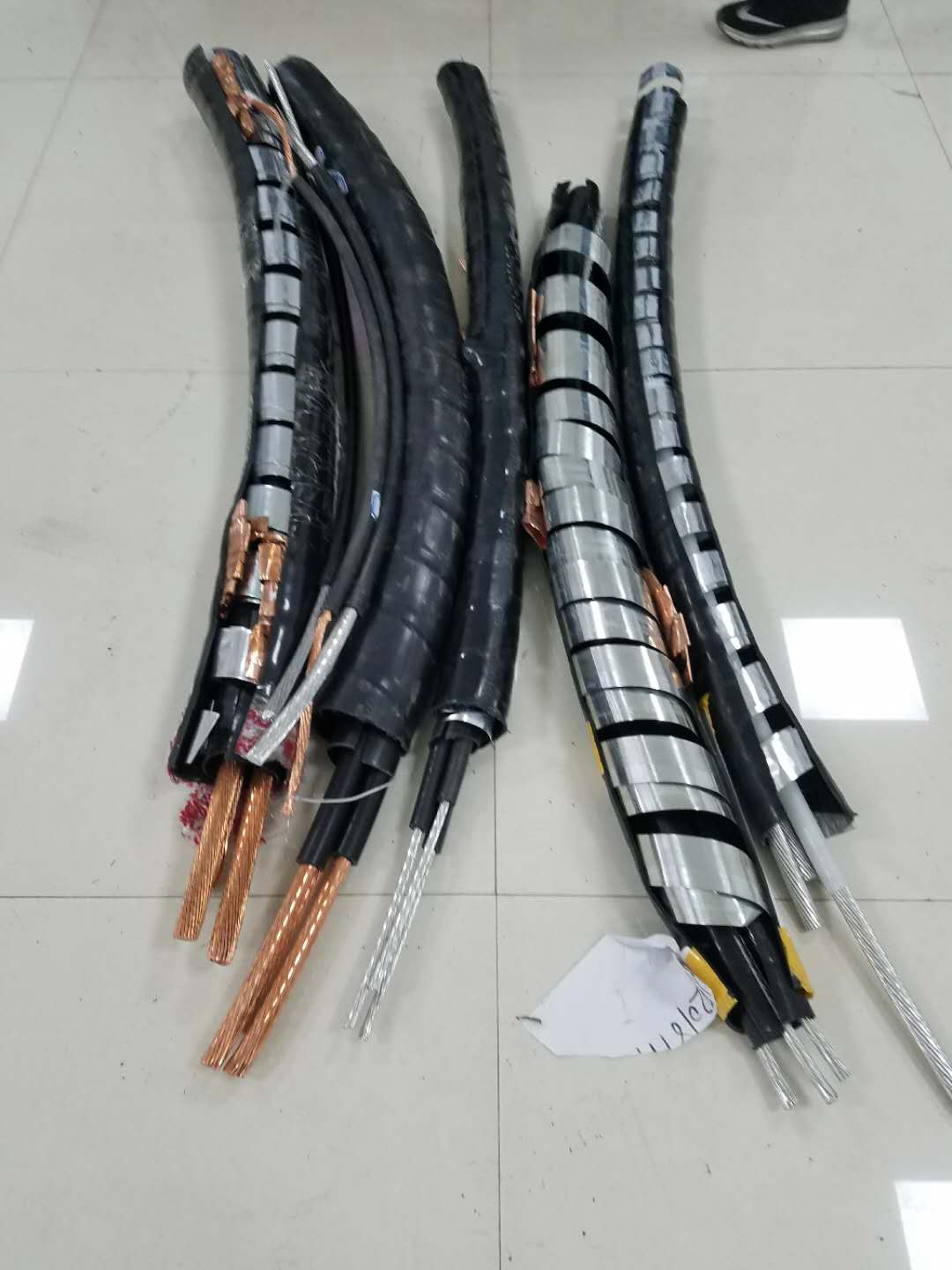 电缆绝缘粘附力拔脱力夹具