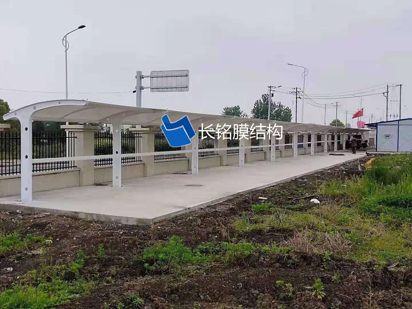 我公司承建芜湖市无为市温氏禽业公司膜结构停车棚工程于2021年1月26号顺利完工