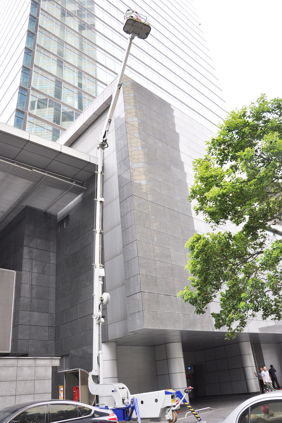 29米橡膠輪胎蜘蛛式升降機(jī)