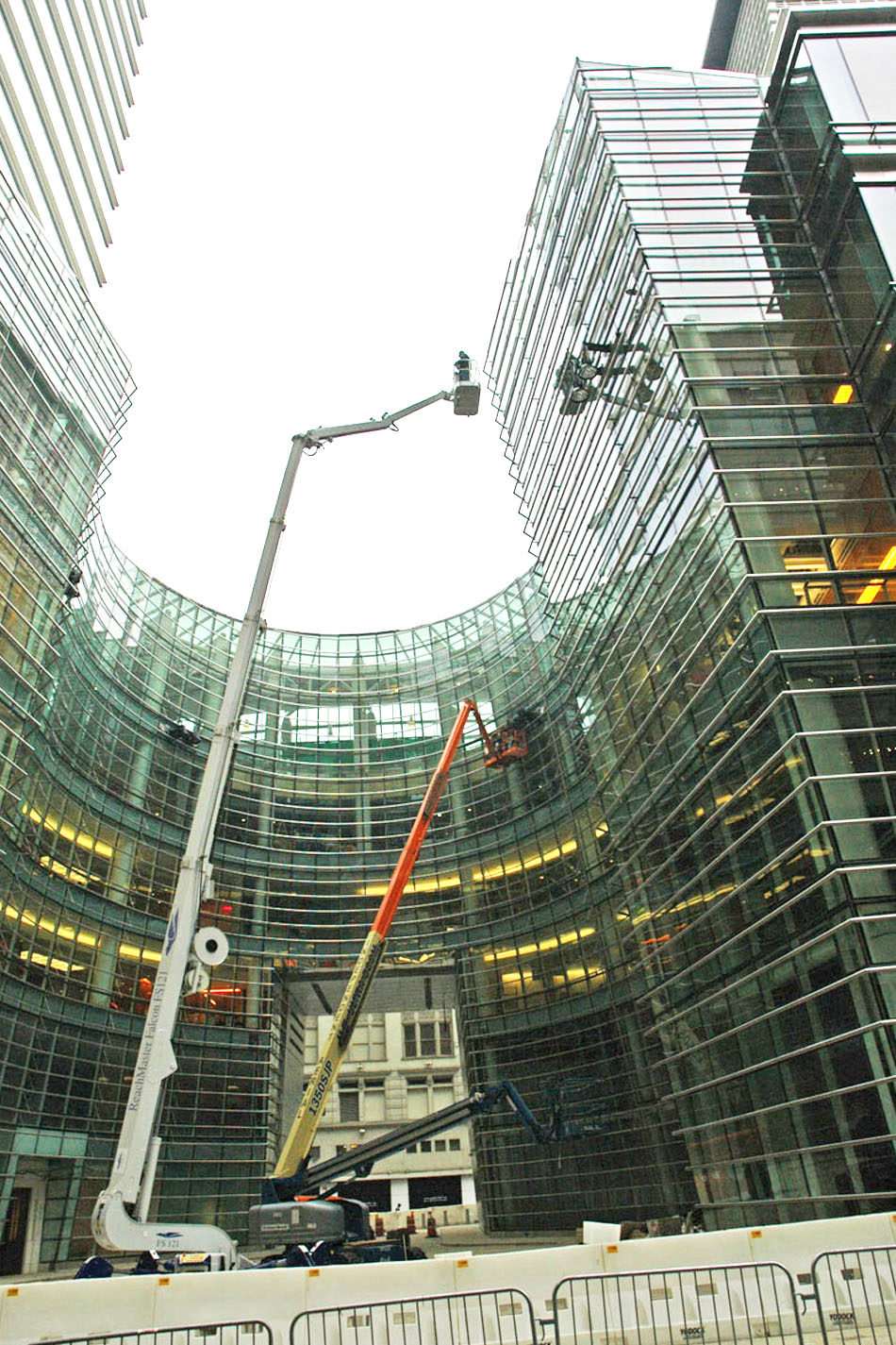 37米橡膠輪胎蜘蛛式升降機(jī)