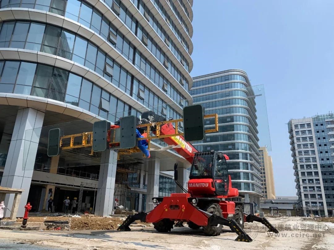 車載式升降機和自行走升降機有什么區別？