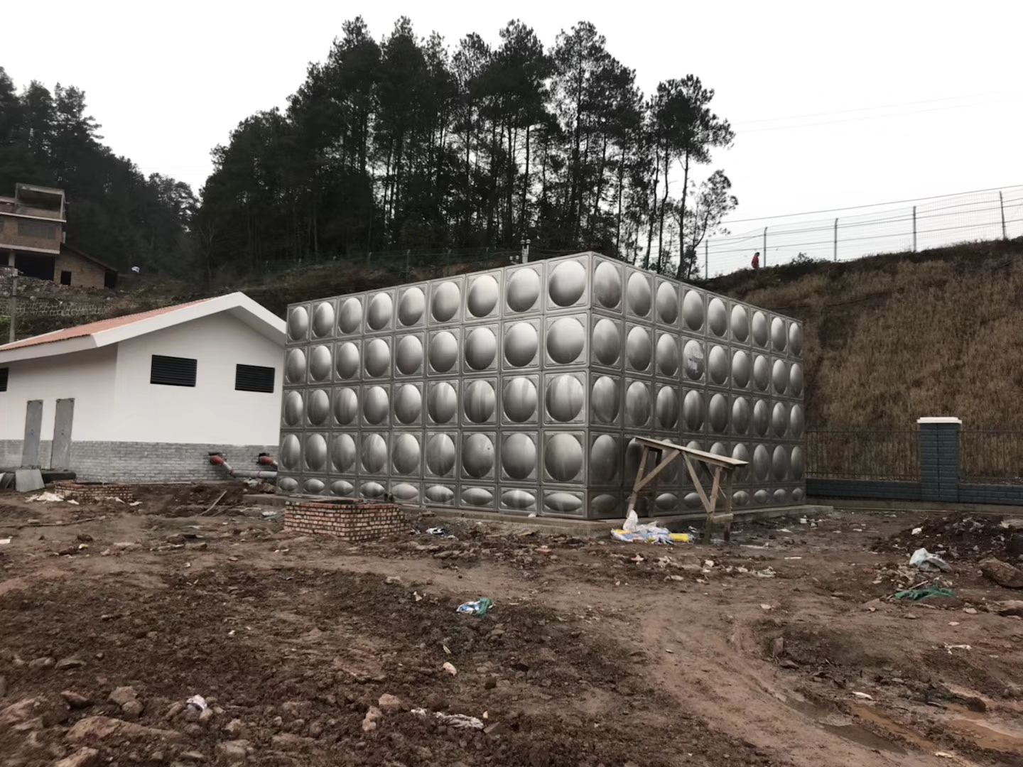 4米及4米高以上水箱