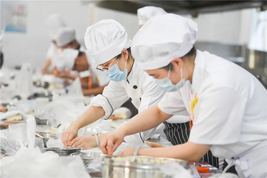 中式面点师就业前景如何？报考条件？