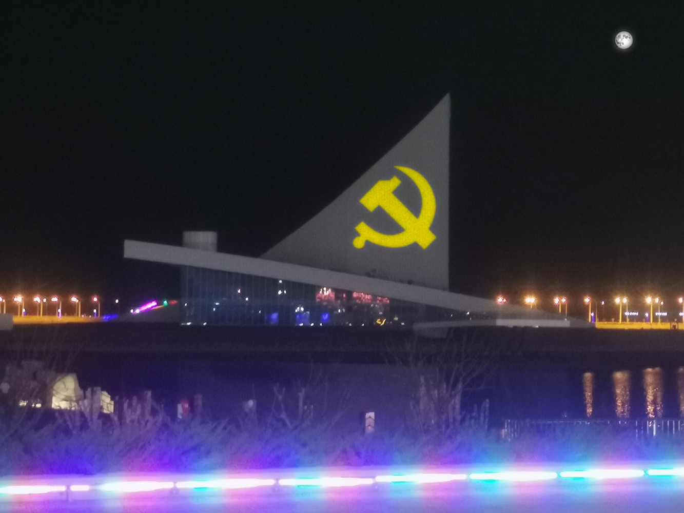 映画灯投影建党百年
