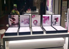 蘭蔻亞克力化妝品展示架