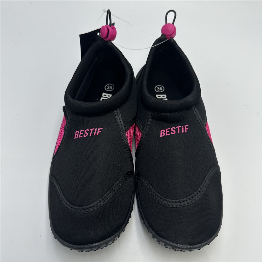 Beach shoes