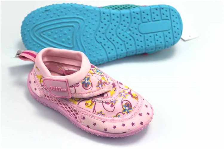 Beach shoes