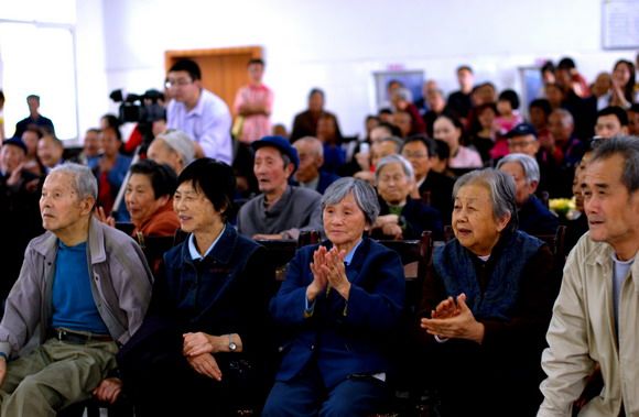 2010年重阳节敬老院慰问活动