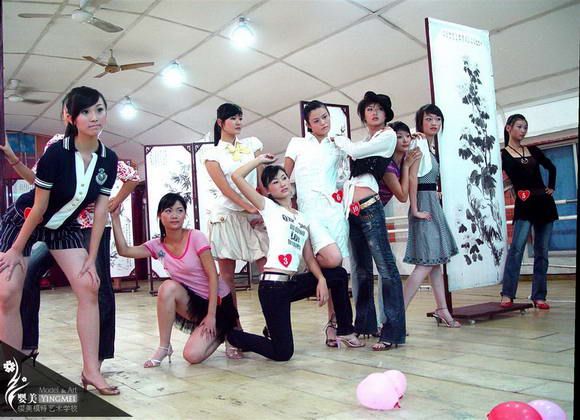 2007模特初级考试现场
