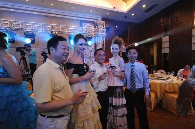 中外模特携手酒会