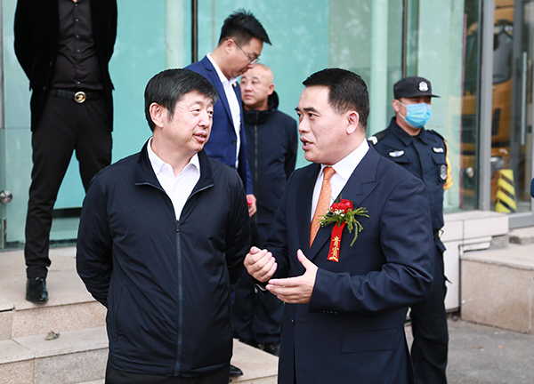 黑龙江省人大副主任谷振春参加第五届秸博会开幕式