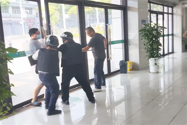 筑牢安全防线 保障医患平安——涪陵桂林骨科医院成功开展防爆应急处置演练