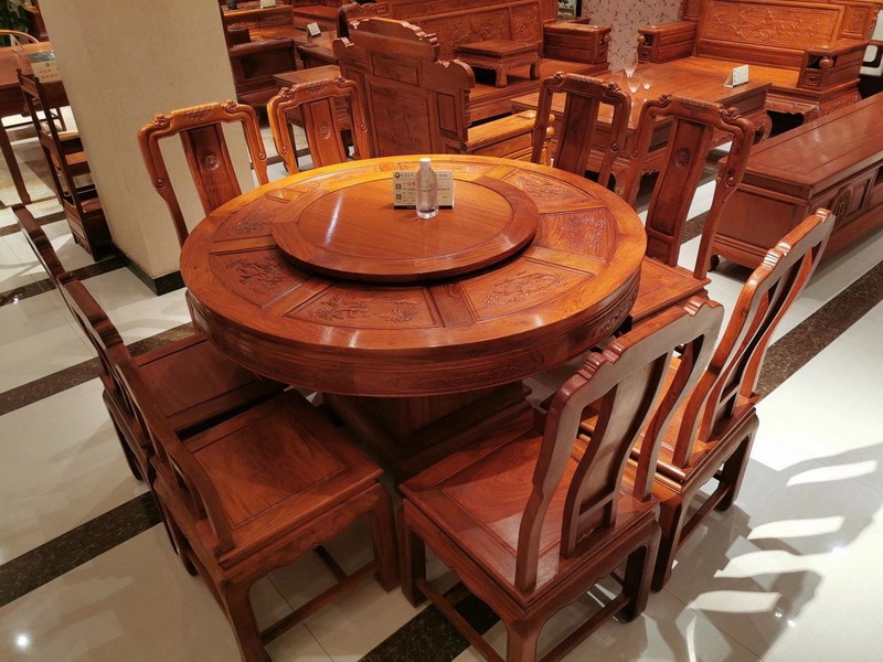餐桌