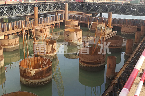 钢管桩围堰水下封堵
