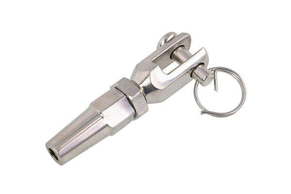 Rigging hardware