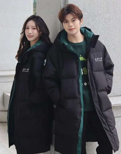 高校专属羽绒服定制