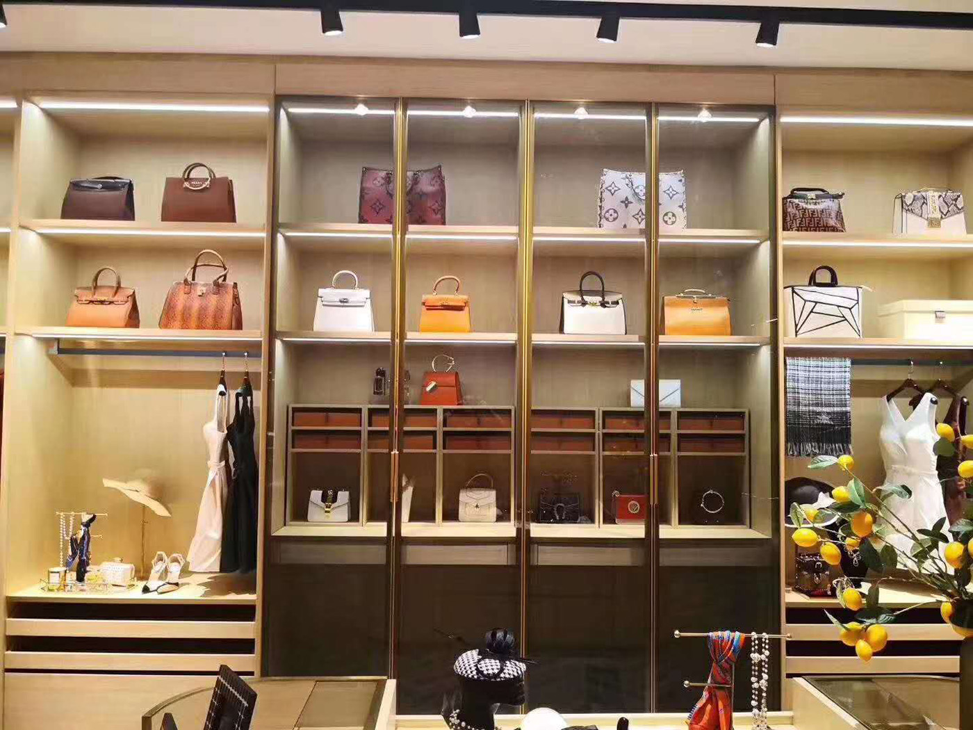 创万嘉极简展示柜