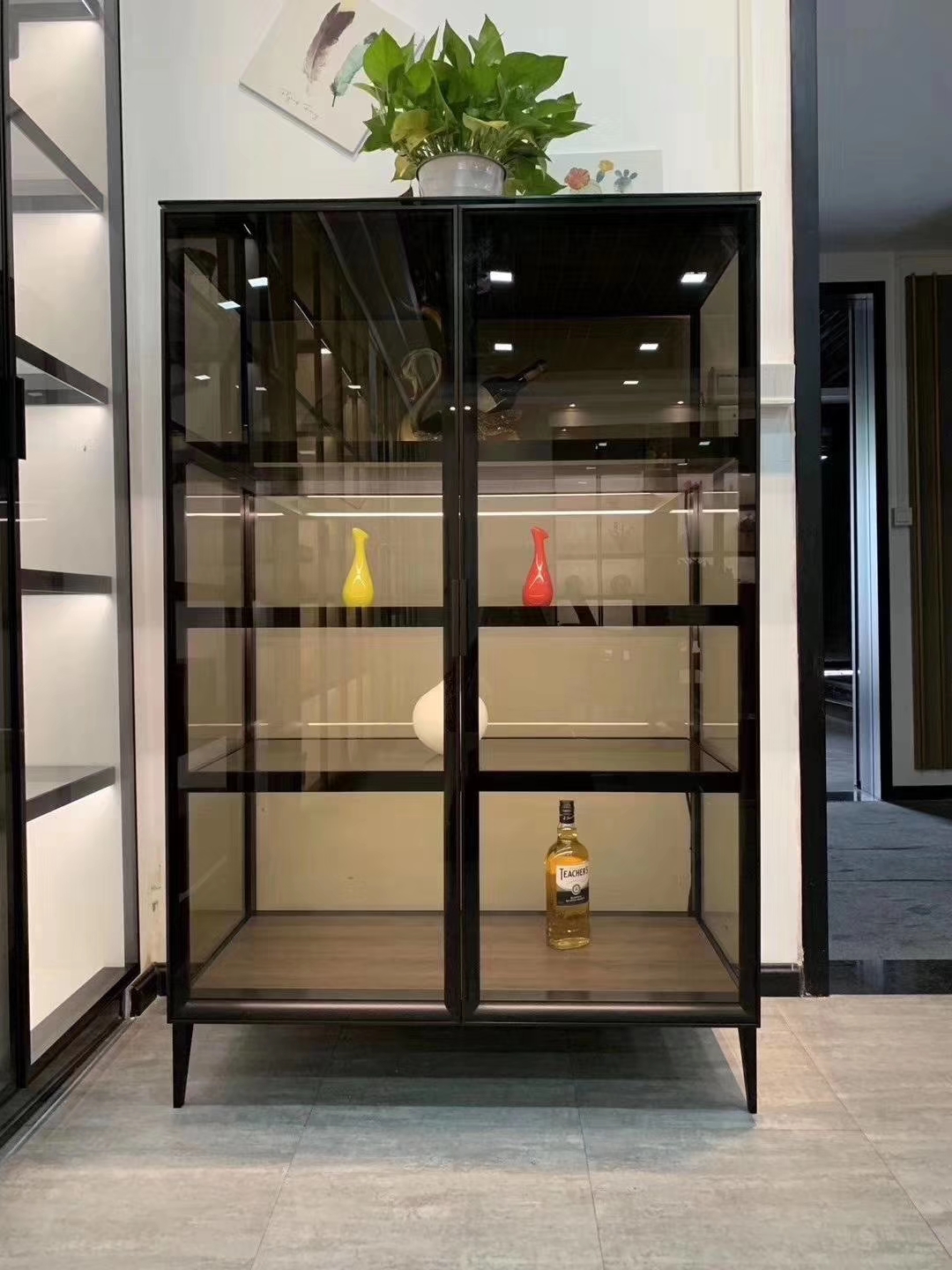 创万嘉极简展示柜