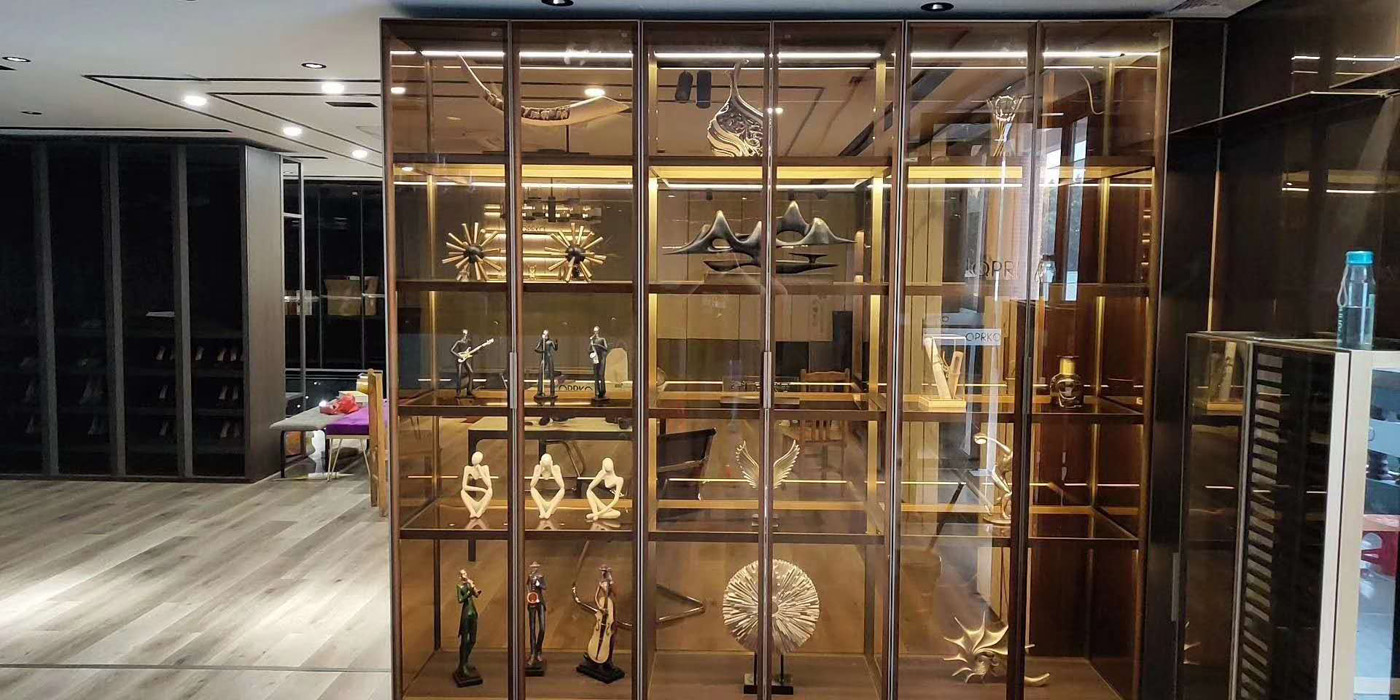 创万嘉极简展示柜