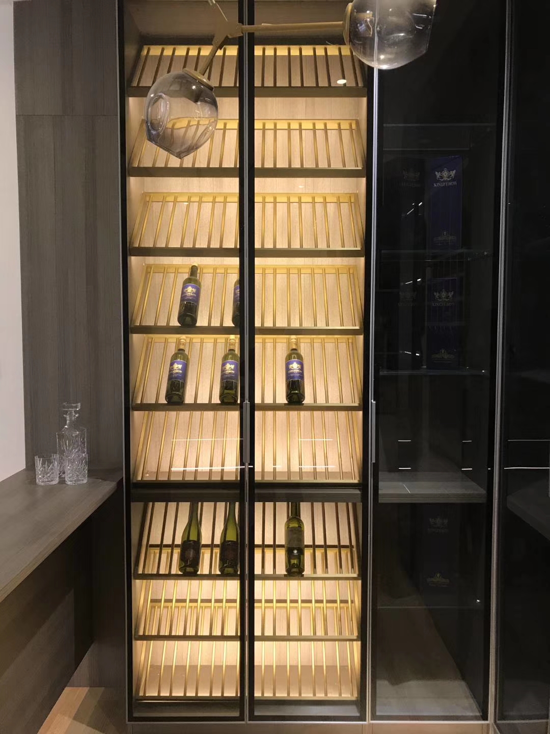 创万嘉极简酒柜