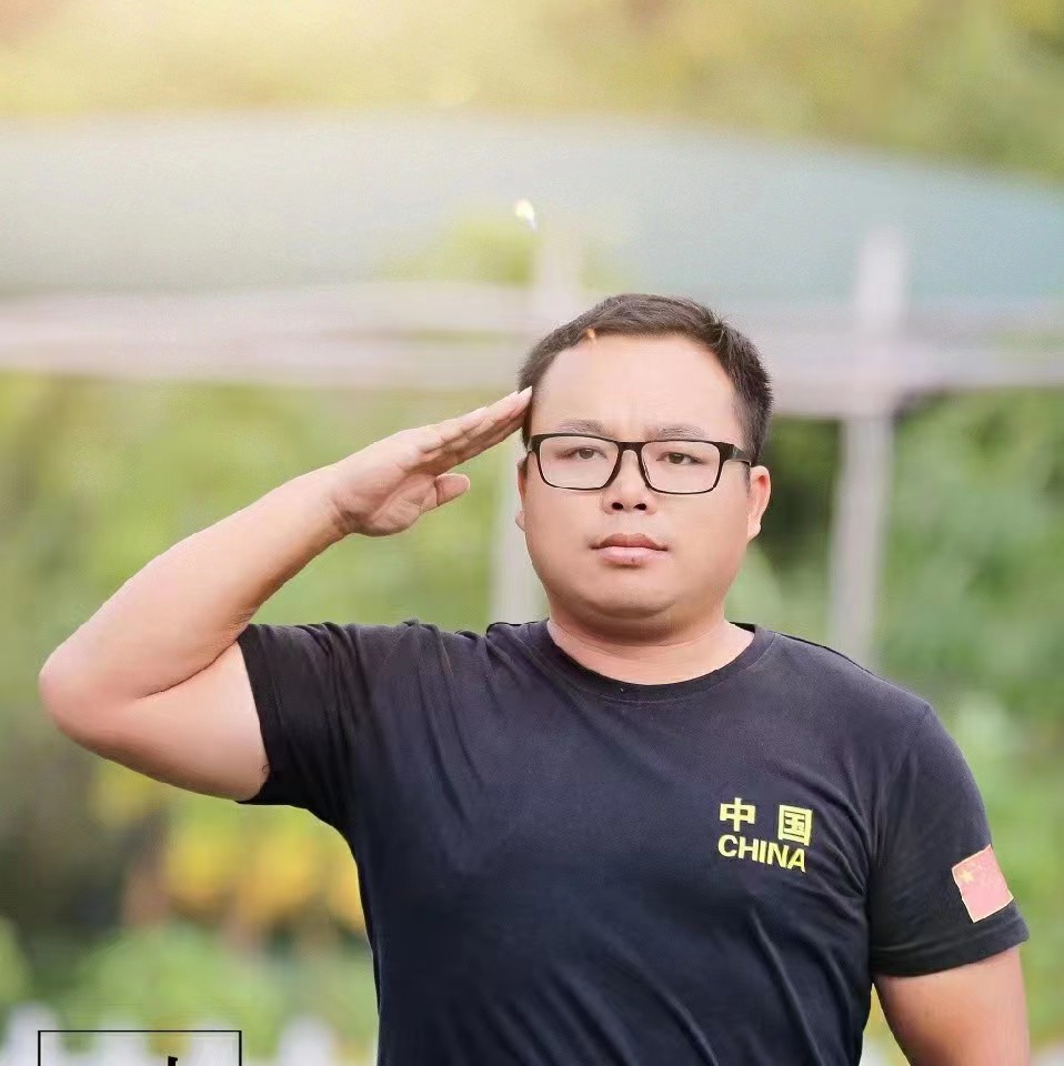 <span>龙诚喻</span>