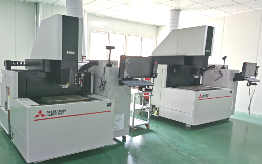 <span>模具加工设备一</span>