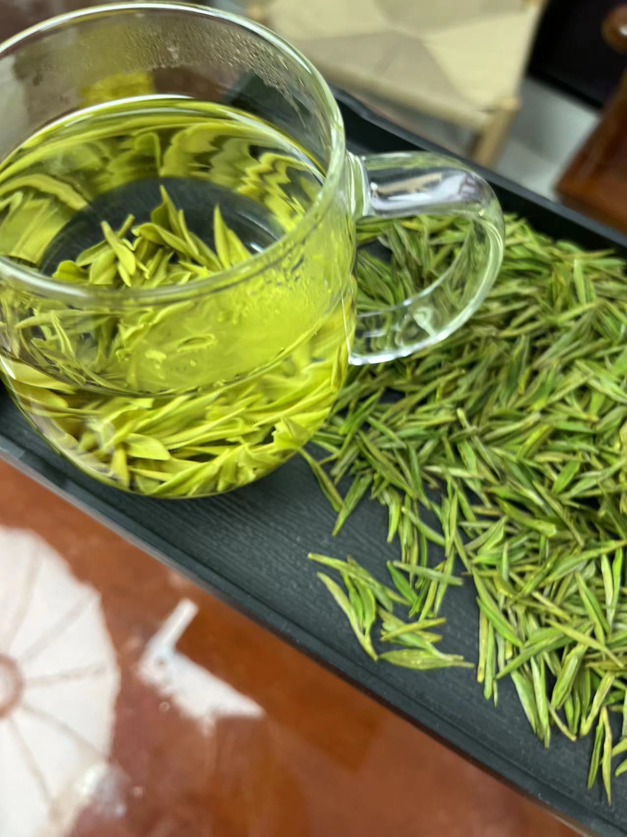 安吉白茶明前开园头采