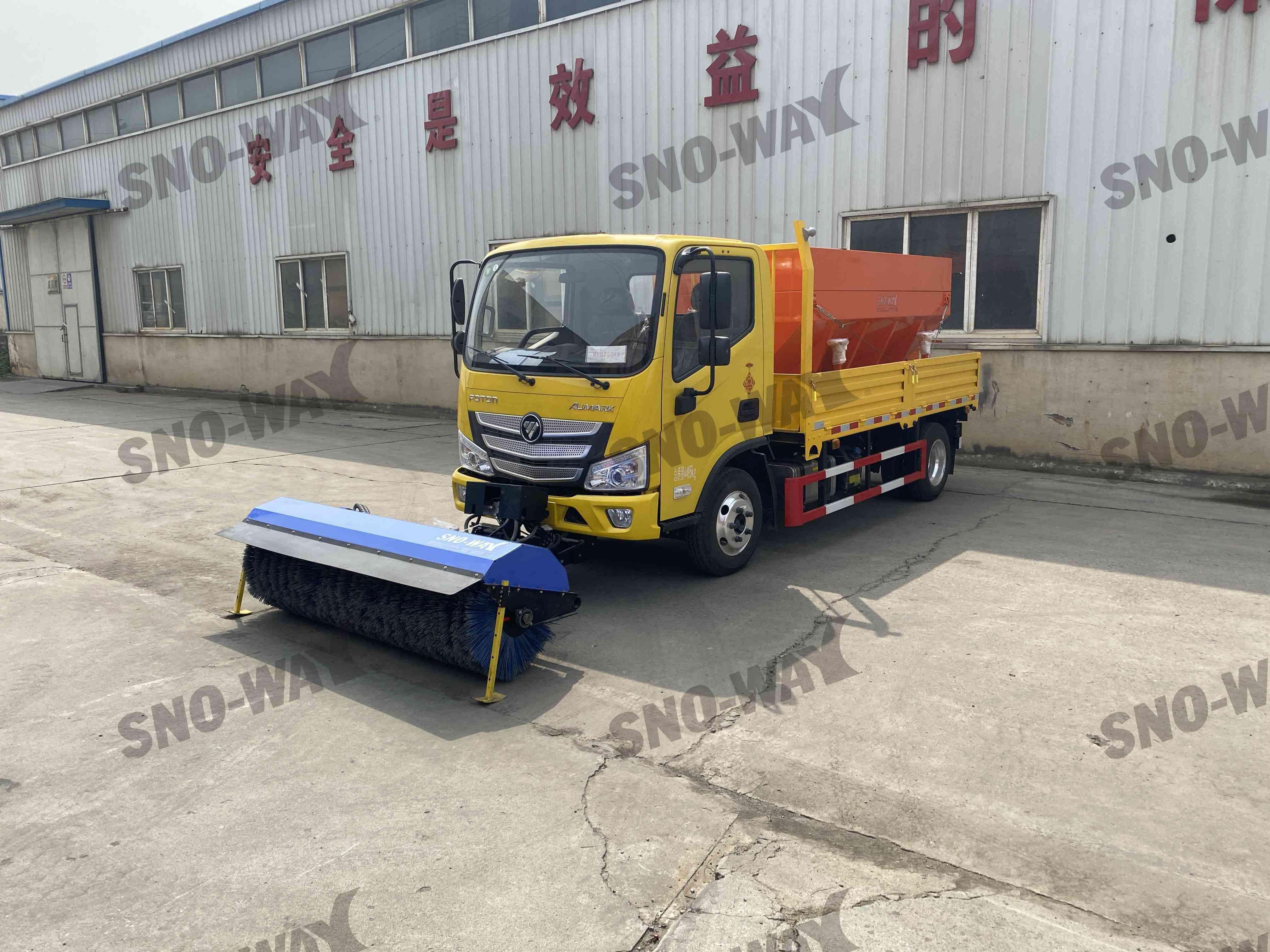 欧马可轻型除雪车