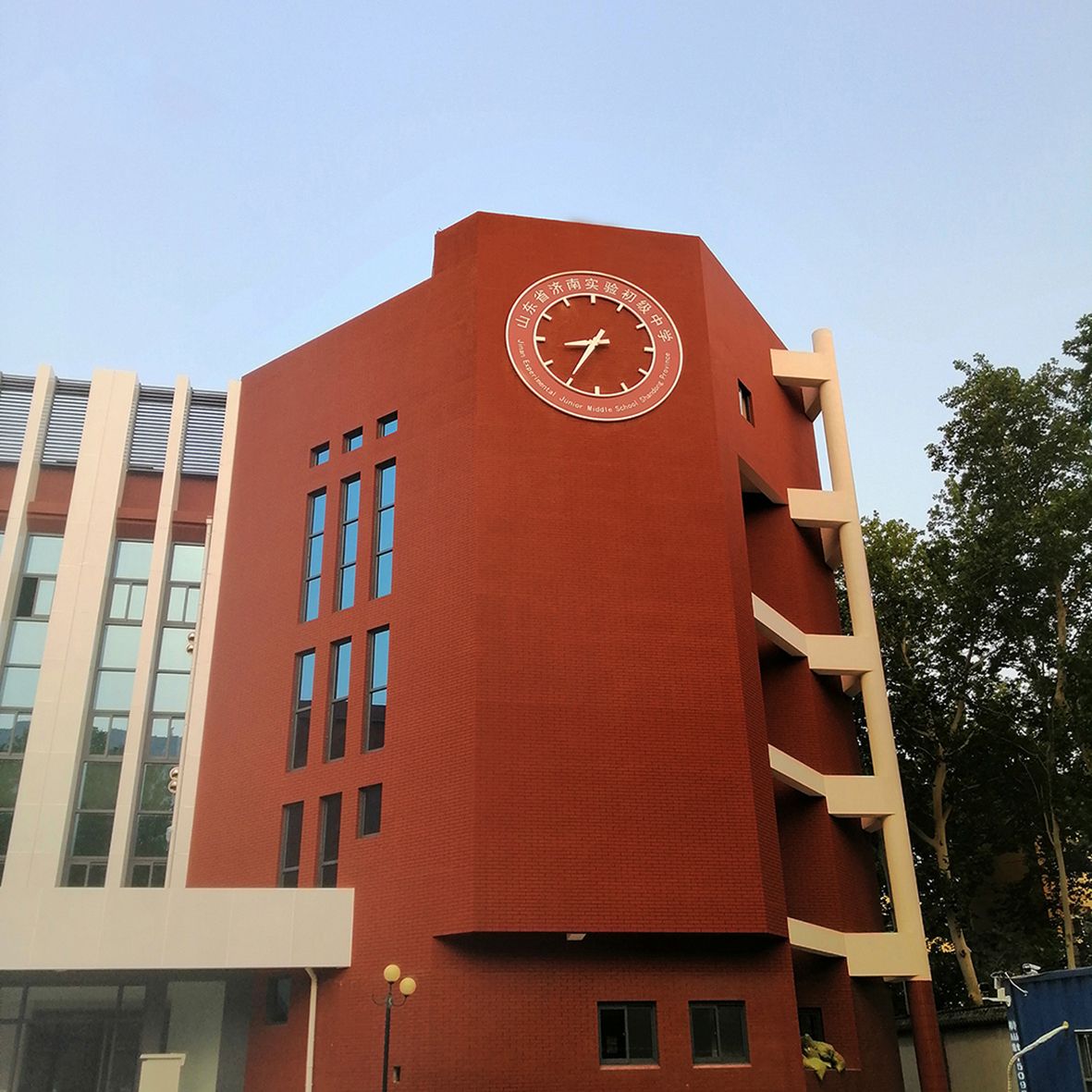 康巴丝学校大钟