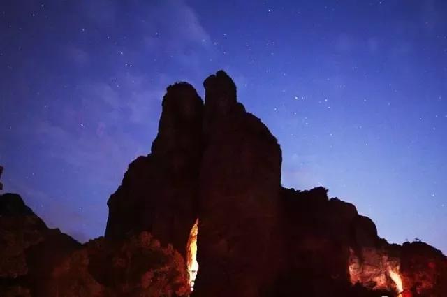 Pierce the mist and embrace the utmost beauty of a starry summer-night sky in Wenzhou 