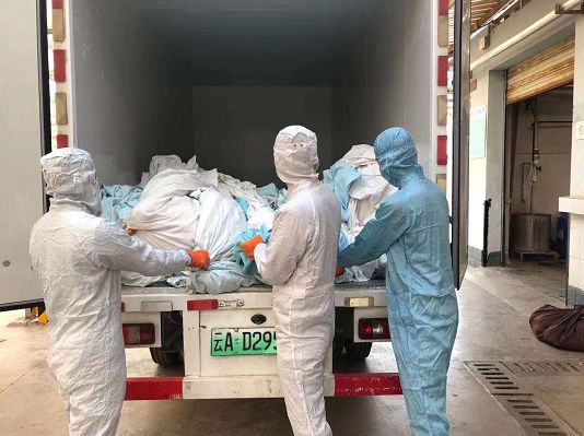 这群无名英雄用自己的方式站在抗击疫情的“一线”