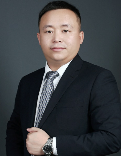 伍纯华 