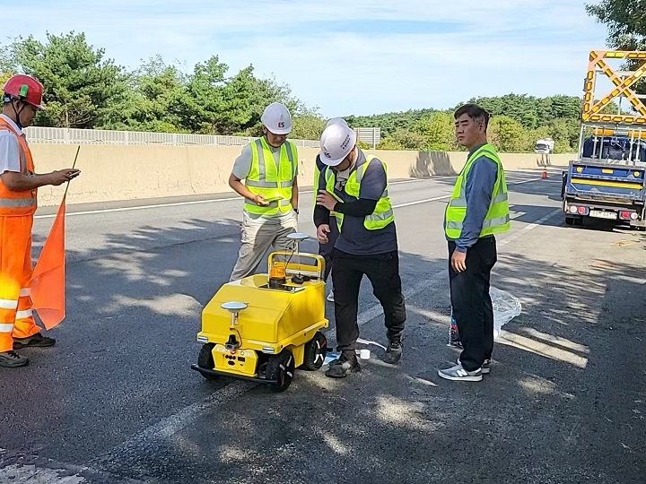 道路划线机器人