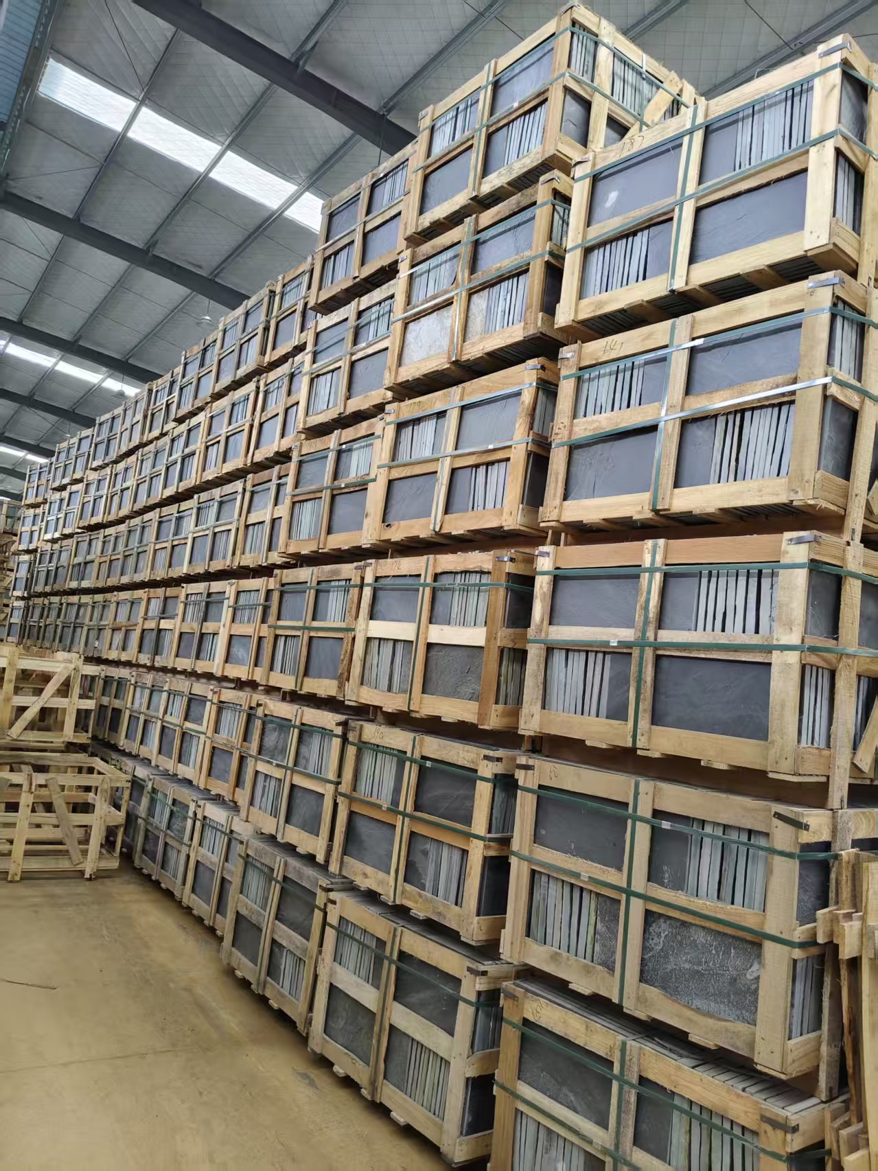 黑色自然面青石板