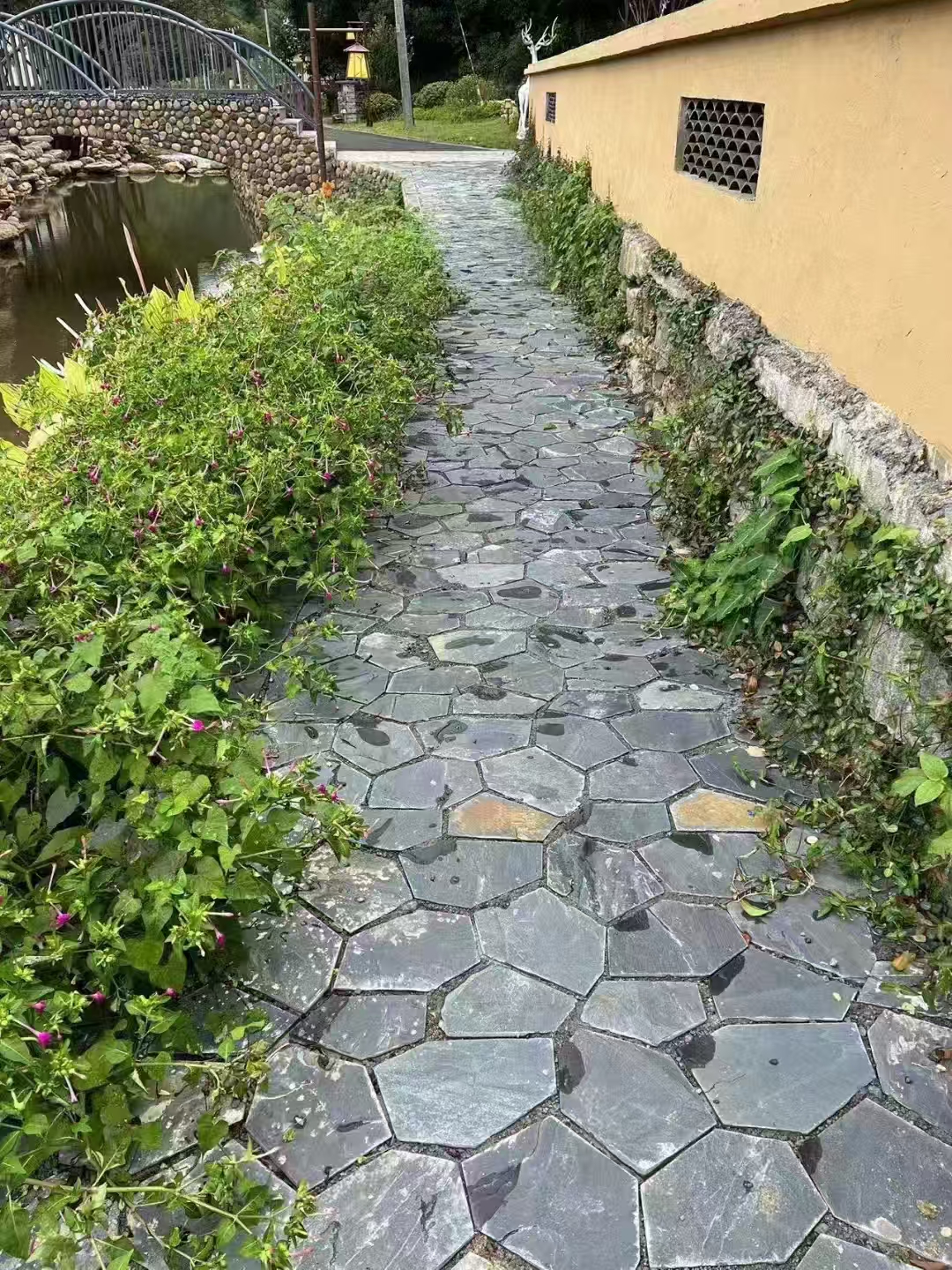 黑色彩色冰裂纹石材/不规则青石板