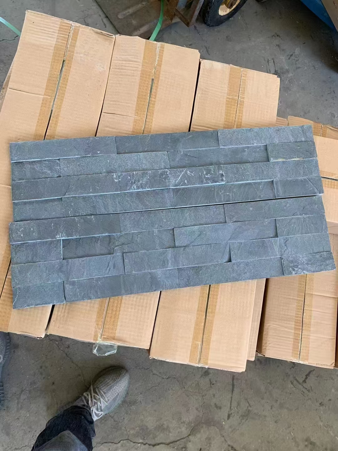 黑色组合板文化石材60X15