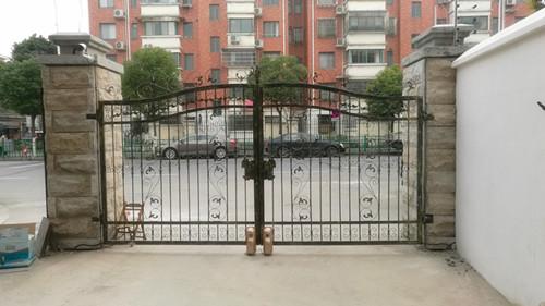 东菱花园-阿尔卡诺别墅遥控开门机
